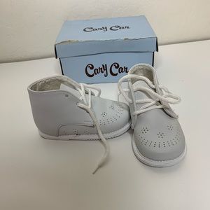 White baby shoes